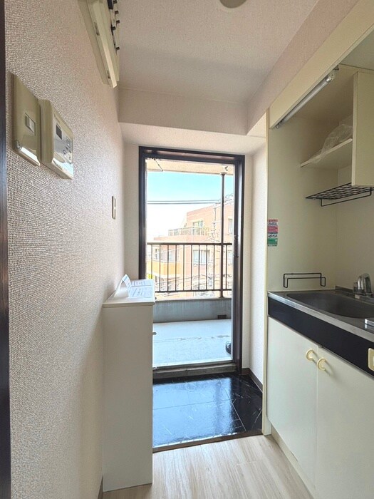 物件内観写真18　(玄関)