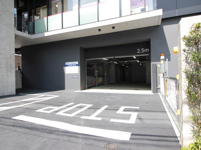 物件外観写真5　(駐車場)