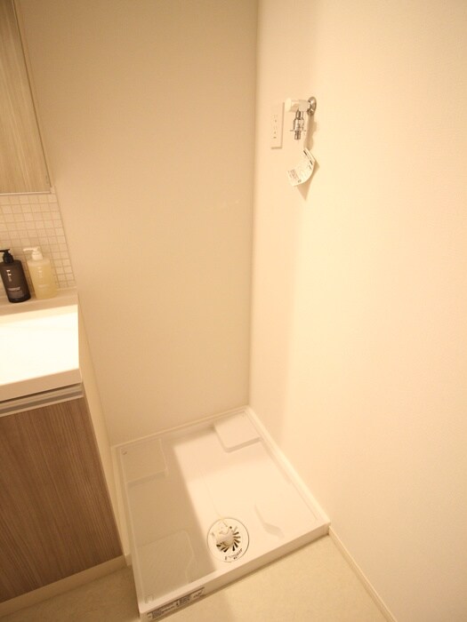 物件内観写真12　(洗濯機置場)