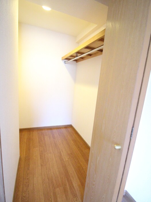 物件内観写真12　(収納)