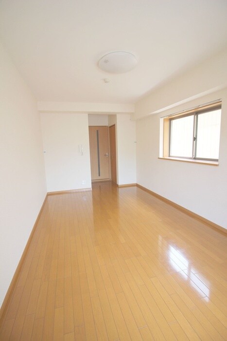 物件内観写真3　(居室)