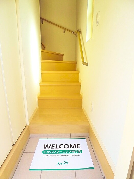 物件内観写真18　(玄関)