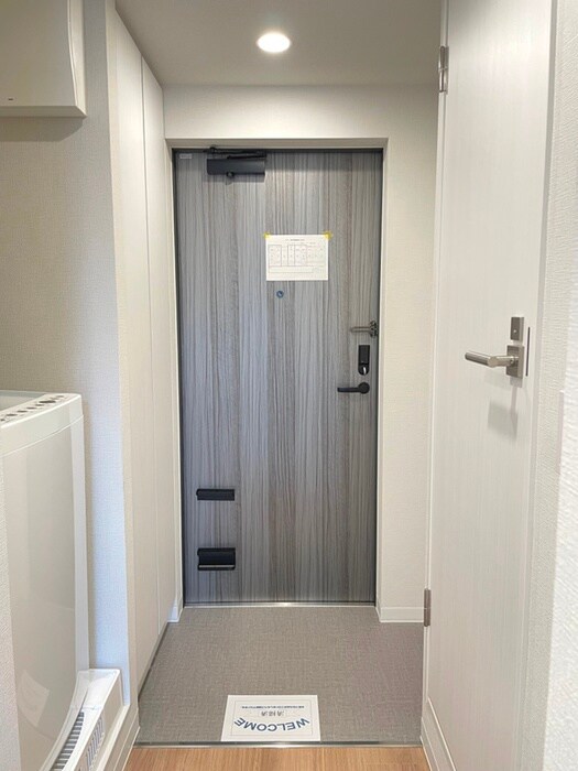 物件内観写真18　(玄関)