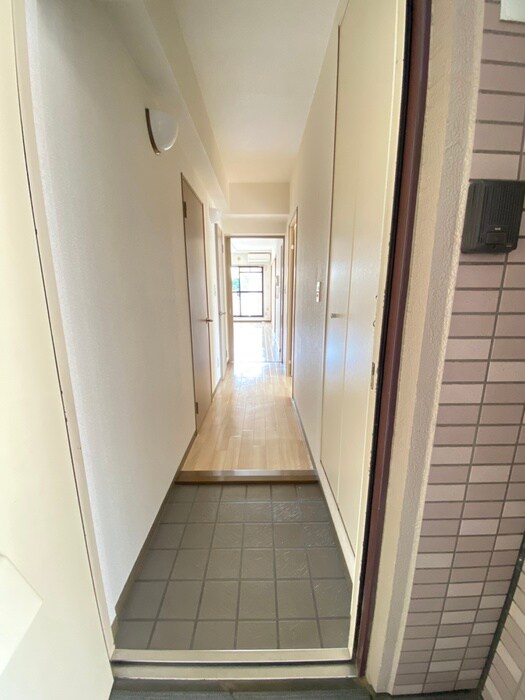 物件内観写真21　(玄関)