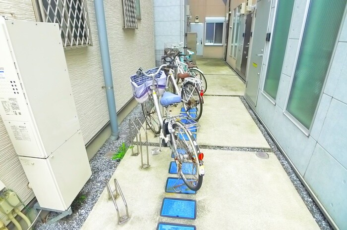 物件外観写真3　(駐輪場)