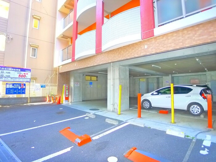 物件外観写真5　(駐車場)