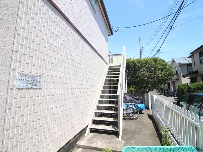 物件外観写真4　(エントランス部分)