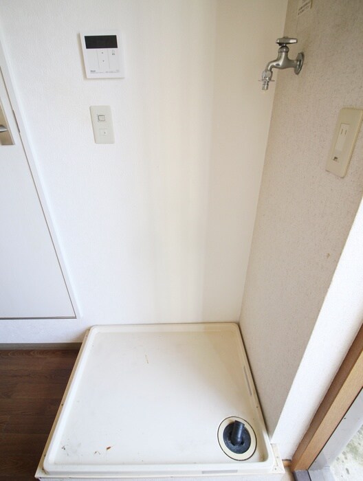 物件内観写真17　(洗濯機置場)