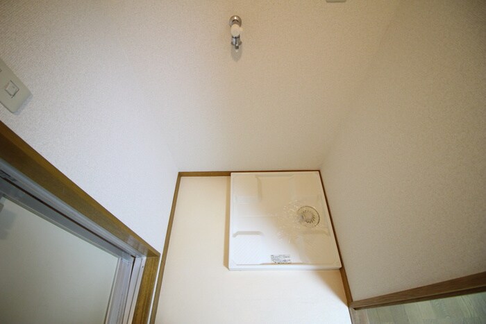 物件内観写真10　(洗濯機置場)