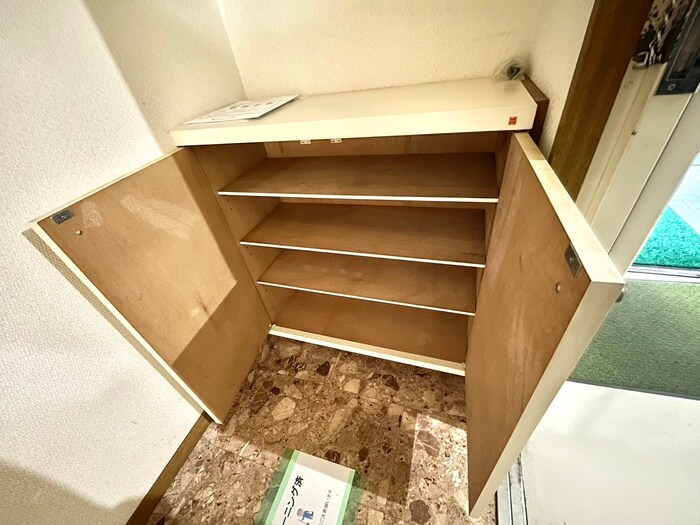 物件内観写真13　(靴箱)