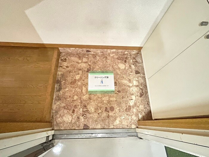 物件内観写真14　(玄関)