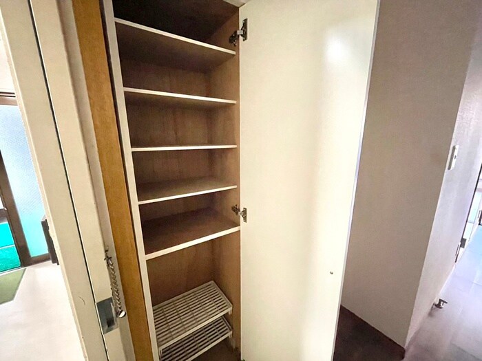 物件内観写真15　(靴箱)