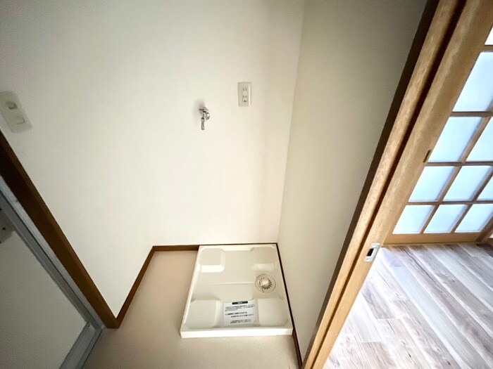 物件内観写真17　(洗濯機置場)