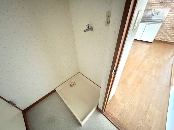 物件内観写真18　(洗濯機置場)