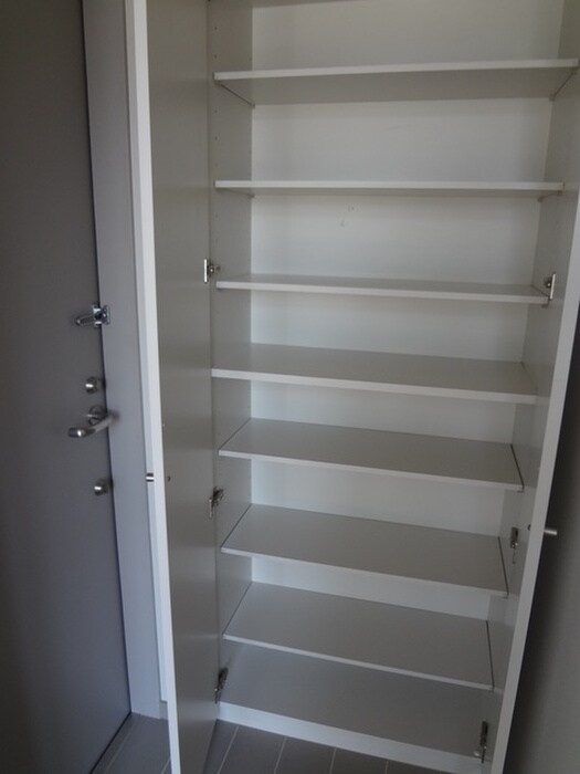 物件内観写真18　(靴箱)