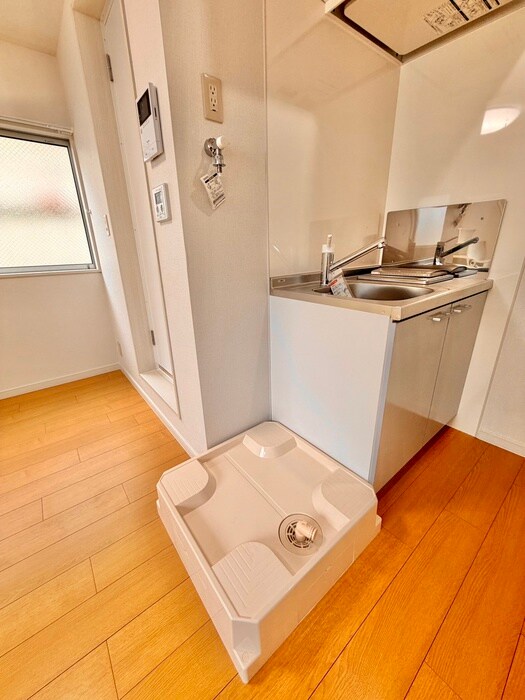 物件内観写真14　(洗濯機置場)