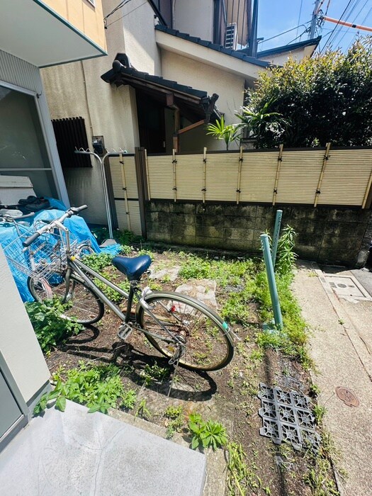 物件外観写真6　(駐輪場)