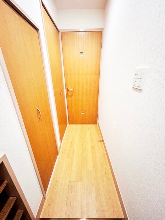 物件内観写真11　(廊下)