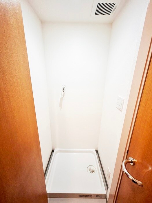 物件内観写真14　(洗濯機置場)