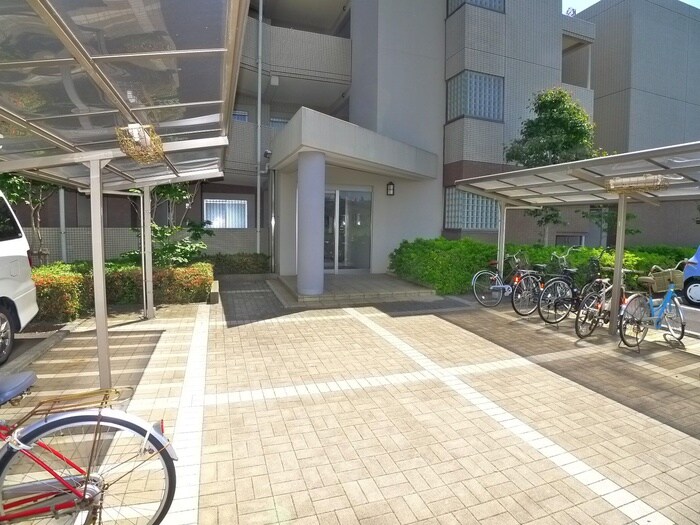 物件外観写真6　(駐輪場)