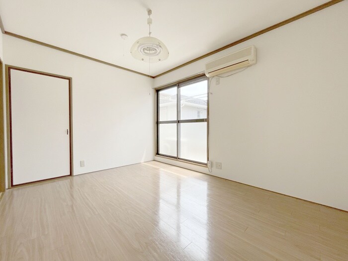 物件内観写真2　(居室)