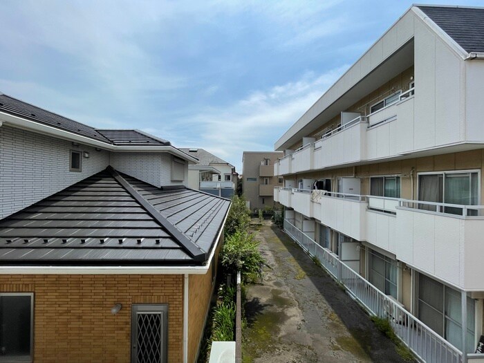 物件内観写真6　(室内からの展望)