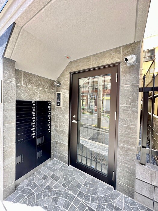 物件外観写真4　(エントランス部分)