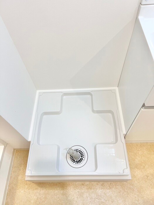 物件内観写真16　(洗濯機置場)