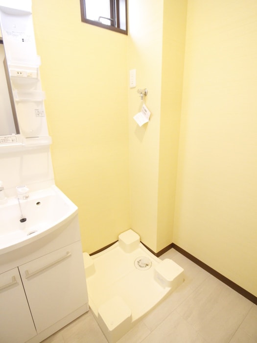 物件内観写真17　(洗濯機置場)