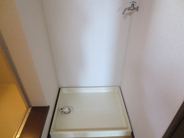 物件内観写真15　(洗濯機置場)