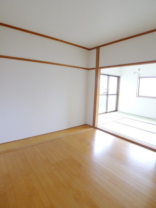 物件内観写真8　(居室)