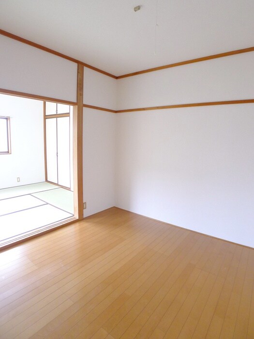 物件内観写真10　(居室)