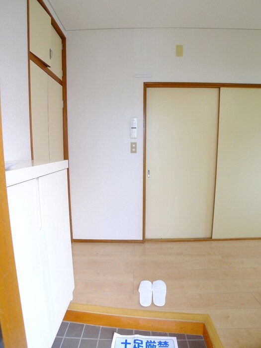 物件内観写真12　(廊下)