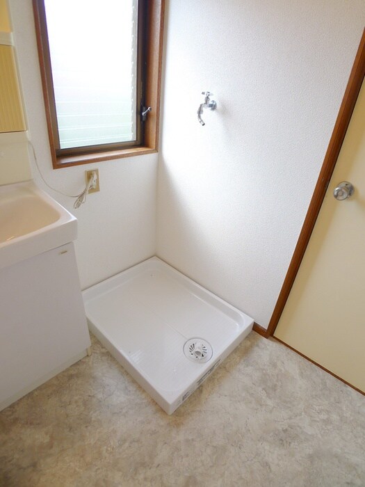 物件内観写真13　(洗濯機置場)