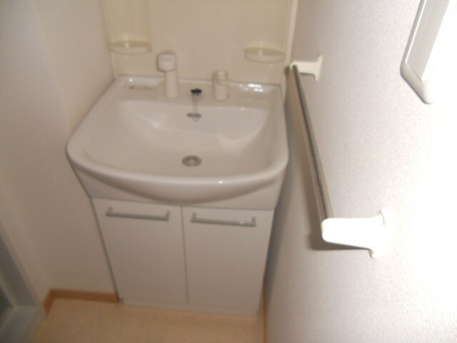 物件内観写真8　(洗面)