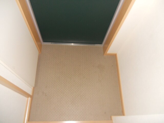 物件内観写真13　(玄関)