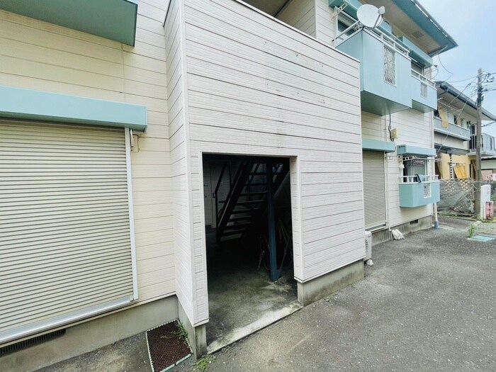 物件外観写真5　(エントランス部分)