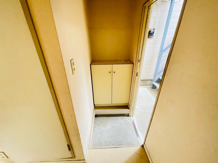 物件内観写真17　(玄関)