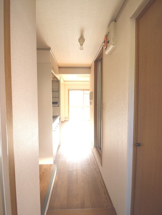 コーポリカ　３の廊下