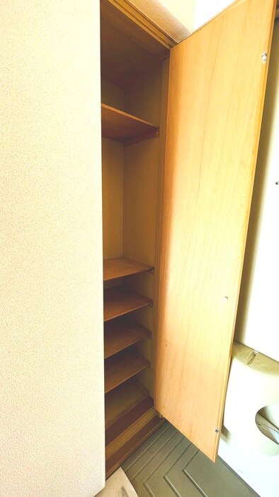 コーポリカ　３の靴箱