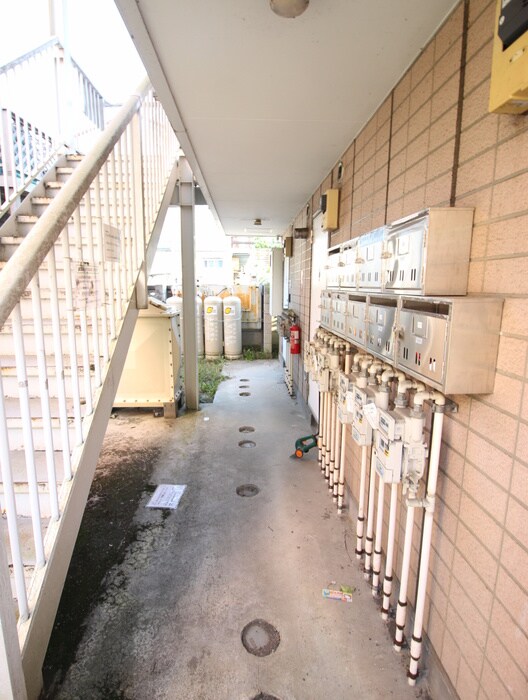 コーポリカ　３のエントランス部分