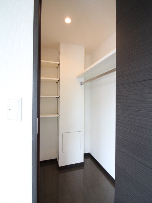 物件内観写真11　(収納)