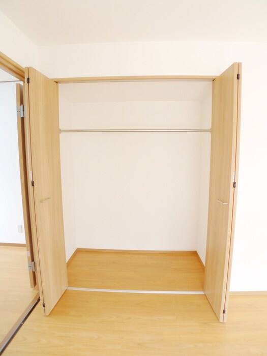 物件内観写真12　(収納)