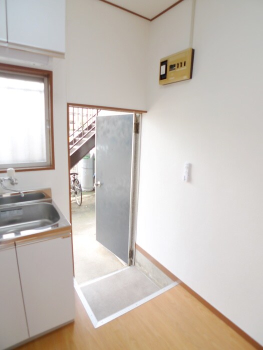 物件内観写真13　(玄関)