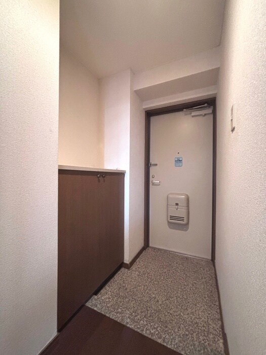 物件内観写真7　(玄関)
