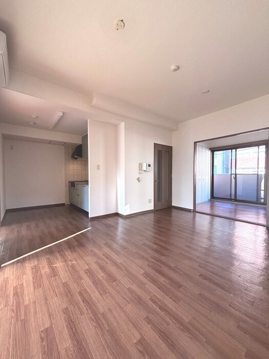 物件内観写真20　(室内からの展望)