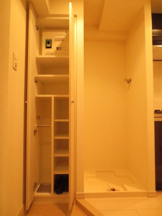 物件内観写真12　(玄関)