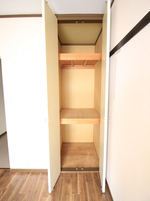 物件内観写真10　(収納)