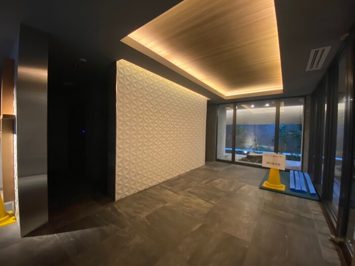 物件外観写真4　(エントランス部分)