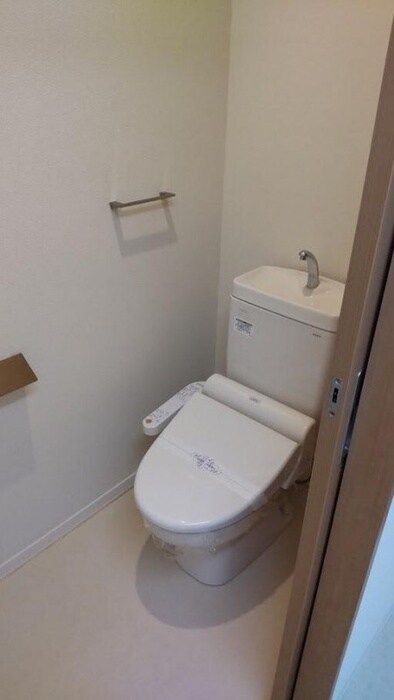 物件内観写真8　(トイレ)